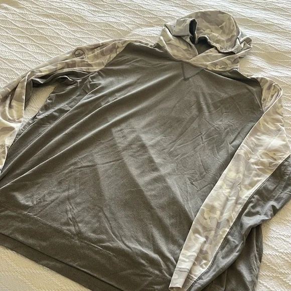 Johnnie O pullover - Picture 2 of 5